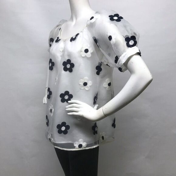VOOM JOY HAN Embroidered DAISY PUFF Sleeve Top M - Picture 9 of 15